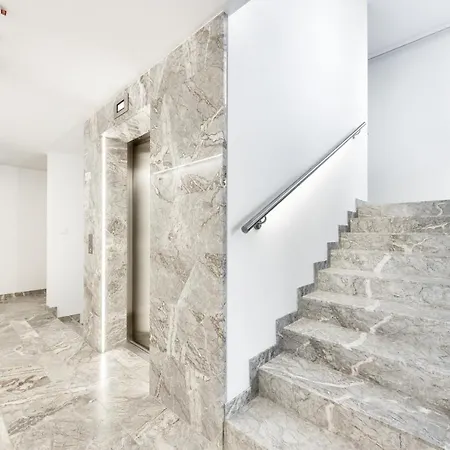 Apartment With Private Garage
